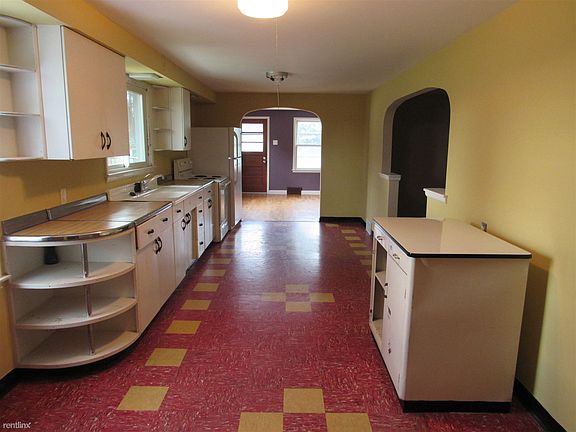 1585WolfLakeRdKitchen