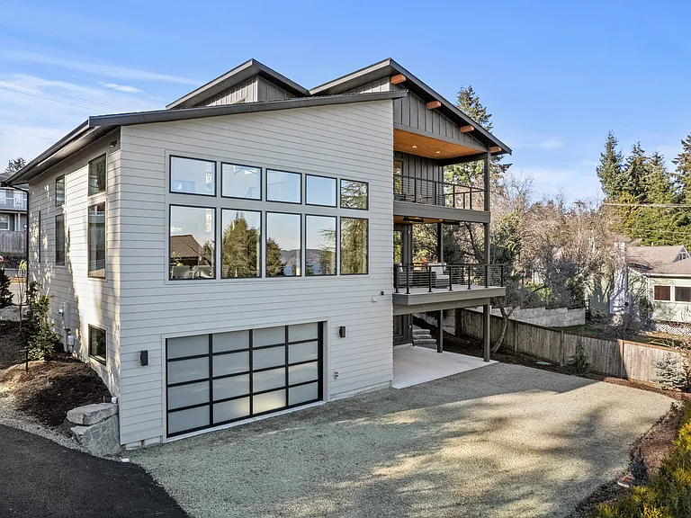 6305 Soundview Dr — Photo 2