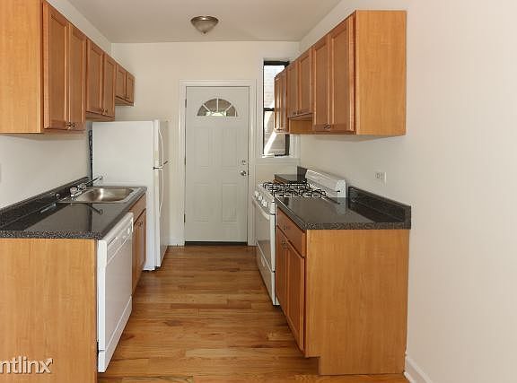 2nd image of 3823 N Fremont St Unit W-6