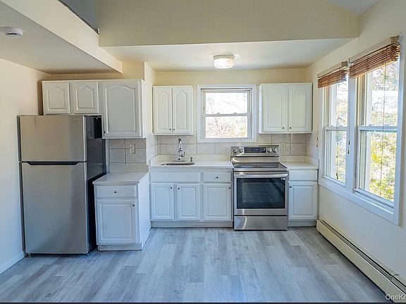 3rd image of 168 Oldfield Ave #2