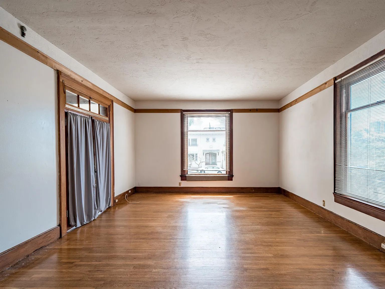 2124 Broadway Lower Unit - 1 — Photo 2
