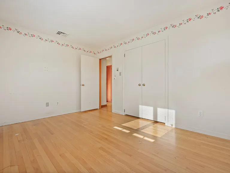 67 Barclay Dr — Photo 19