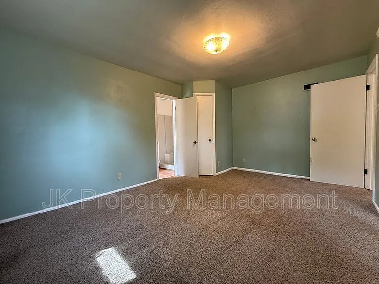 806 Forest Ave — Photo 22