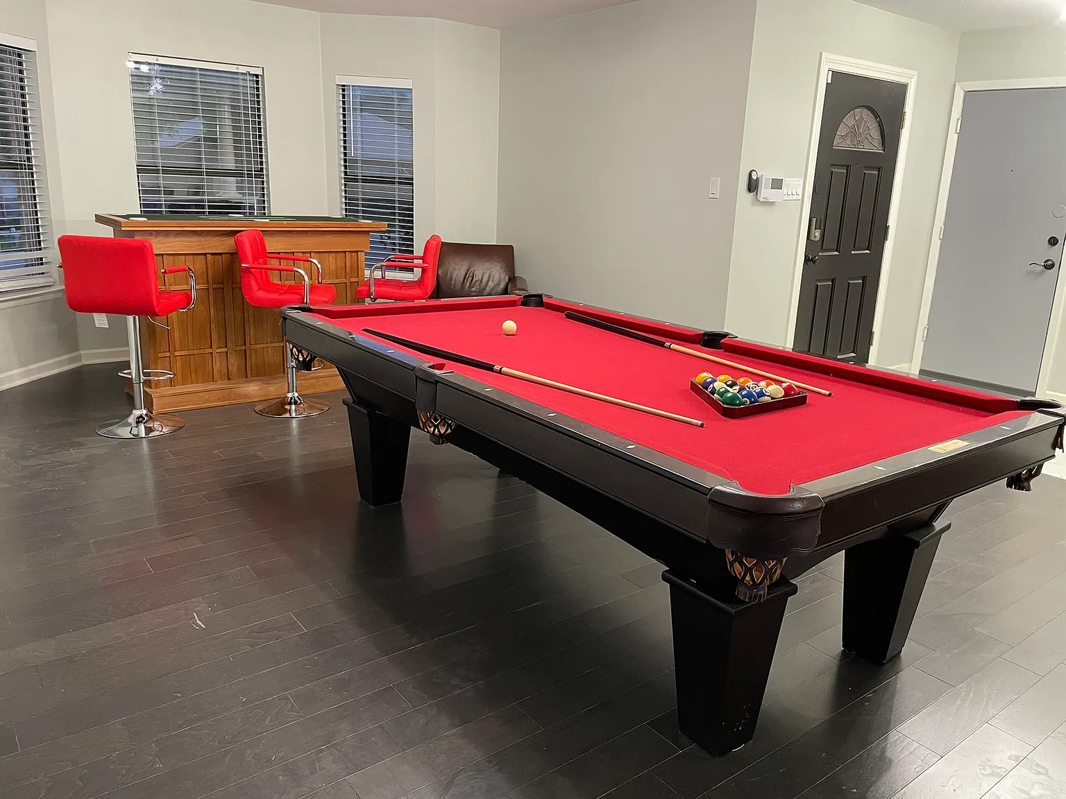 4 bed, 2.5 bath, 3588 sqft, $6,900 — Photo 3