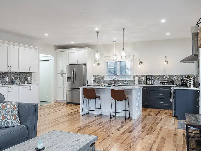 925 Mansfield Ave — Photo 36