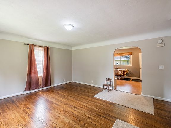 5th image of 3053 Kerry St