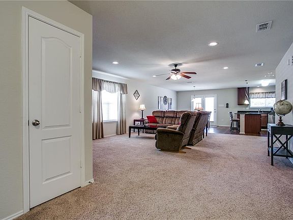 5th image of 9212 San Tejas Dr