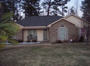 5565 Saratoga Dr, Columbus, GA 31907