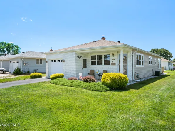 11 Andros Street, Toms River, NJ 08755