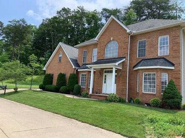 219 Southern Woods Dr, South Charleston, WV 25309