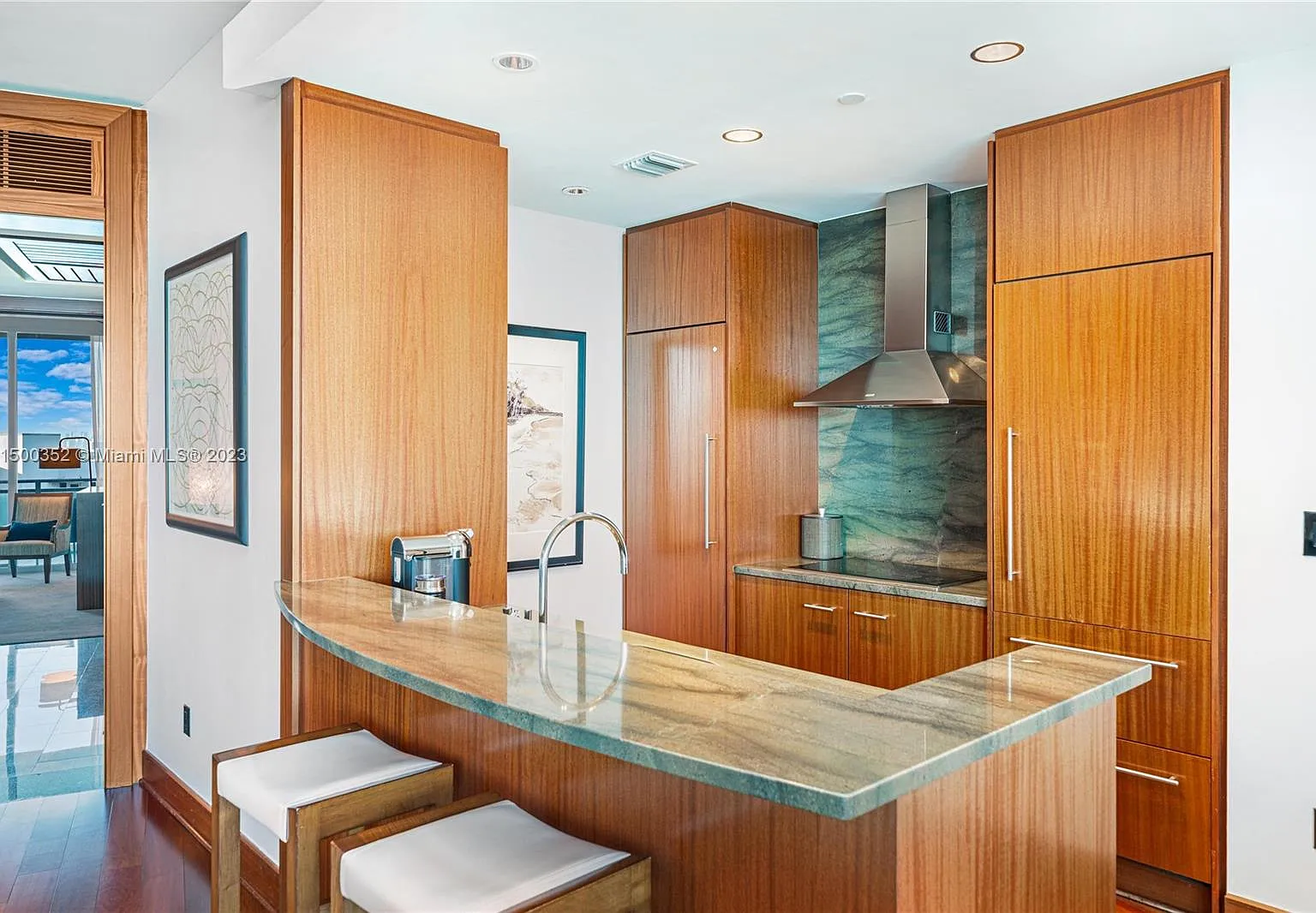 10295 Collins Ave Hotel C — Photo 4
