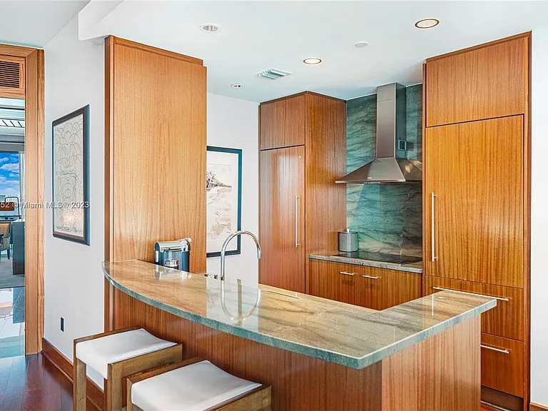 10295 Collins Ave #121716 — Photo 4