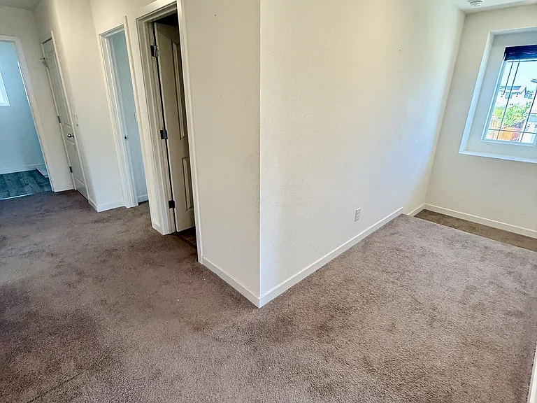 975 Franklin St — Photo 18