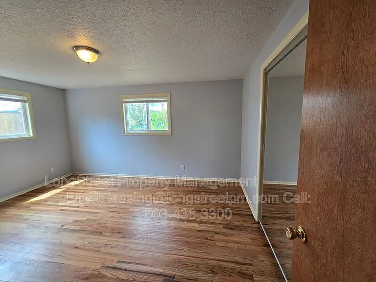 968 NW Cleveland Ave — Photo 8