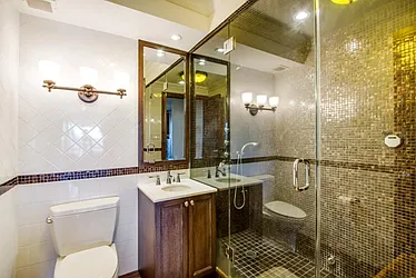 Rented by R New York