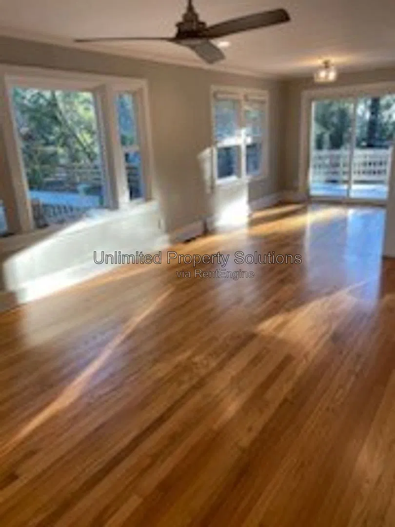 3 bed, 2.0 bath, 1056 sqft, $2,500 — Photo 3