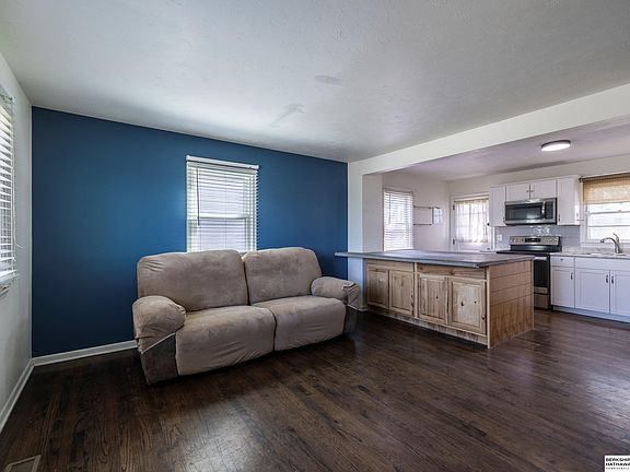 4th image of 5825 N St