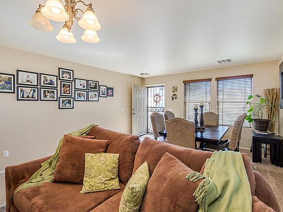 5th image of 880 E Daniella Dr