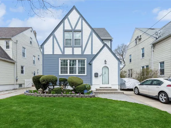 29 Kenmore Road, Valley Stream, NY 11581