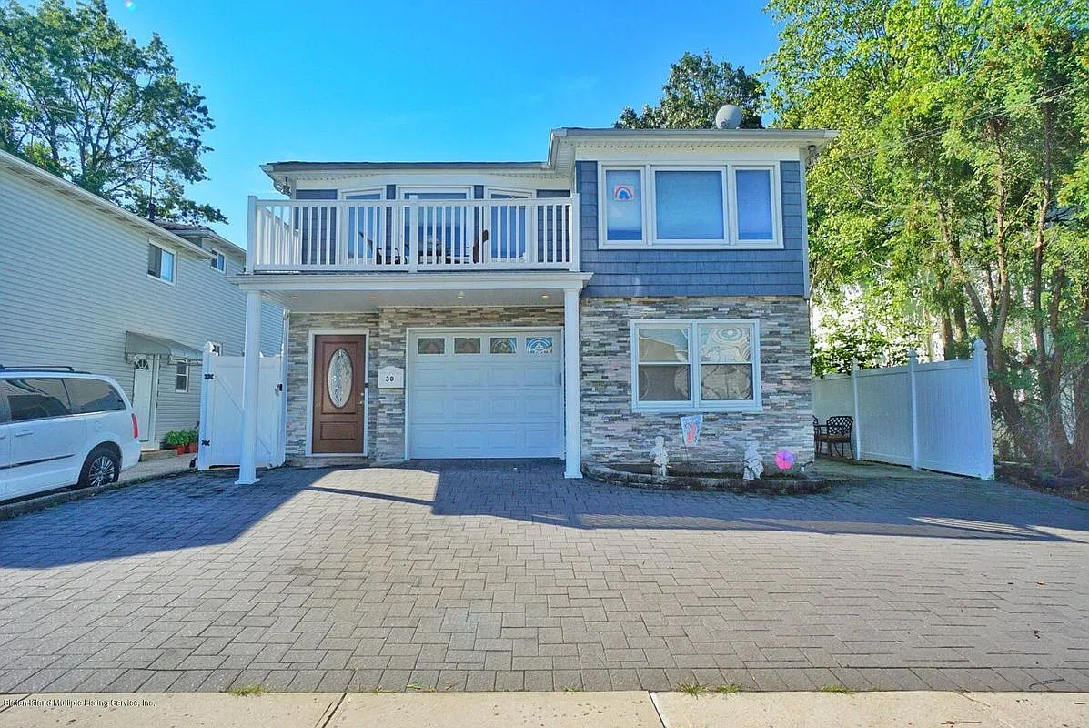 3 bed, 3.0 bath, 1098 sqft, $3,500 — Photo 1