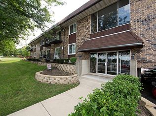 1007 Front St APT 209, Lisle, IL 60532