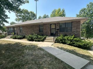 200 S Sterling Ave #A, Sugar Creek, MO 64054
