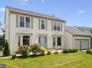 2795 Maple Ridge Dr, Woodbridge, VA 22192