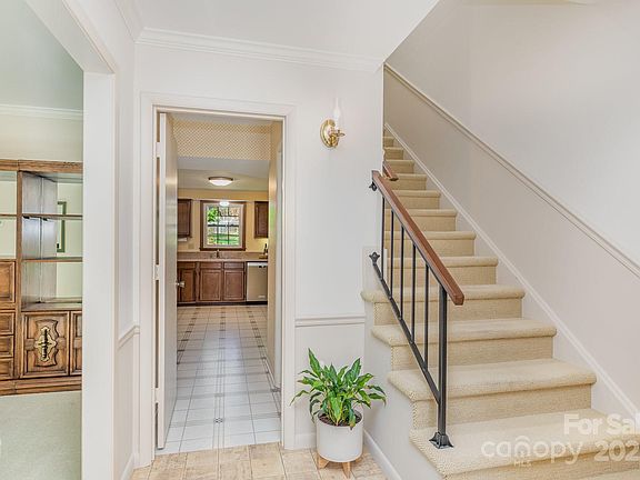 5th image of 9413 Hinson Dr #52