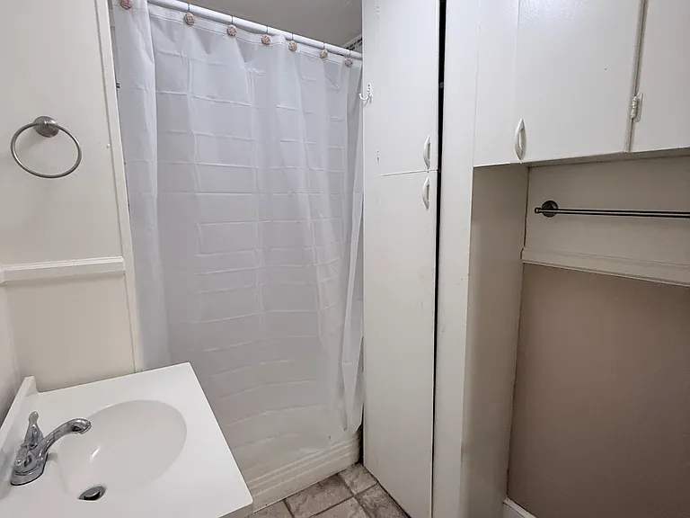 308 Roosevelt Ave #1S — Photo 12