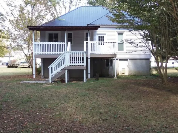 102 W 8th St, Chickamauga, GA 30707