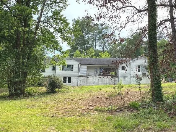 41 Edgewater Ln, Starkville, MS 39759