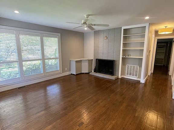 3rd image of 418 Probart St