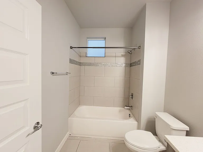 J0459 - Stafford St. Apartments — Photo 10