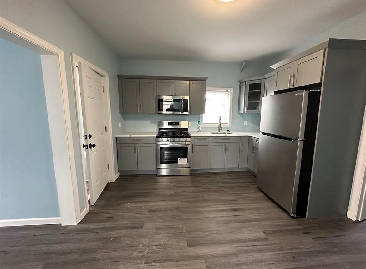 2 bed, 1150 sqft, $2,649 — Photo 4