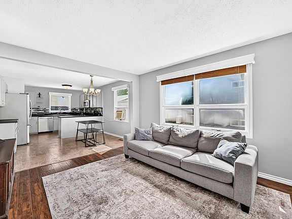 4th image of 3615 10th Ave NW