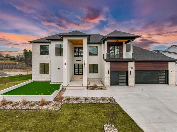 221 Haywood Dr, Little Rock, AR 72223