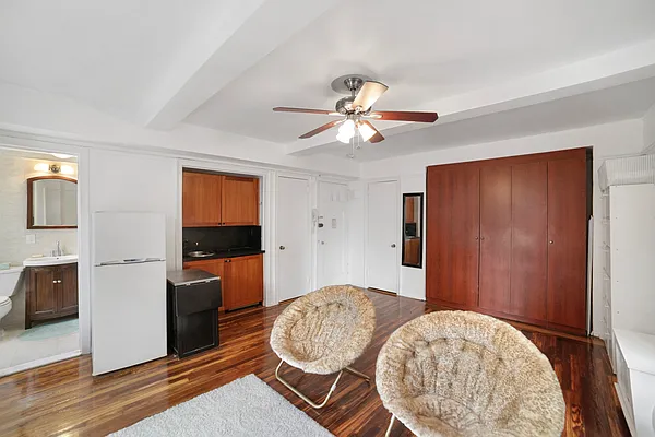 Sold by Compass | media 2