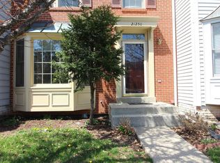 21250 Hedgerow Ter, Ashburn, VA 20147