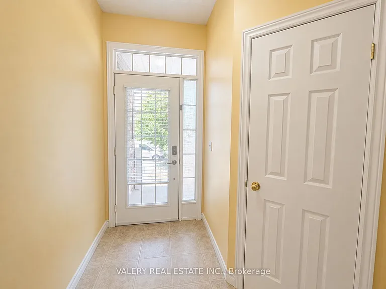 555 Grasslands Ct — Photo 14