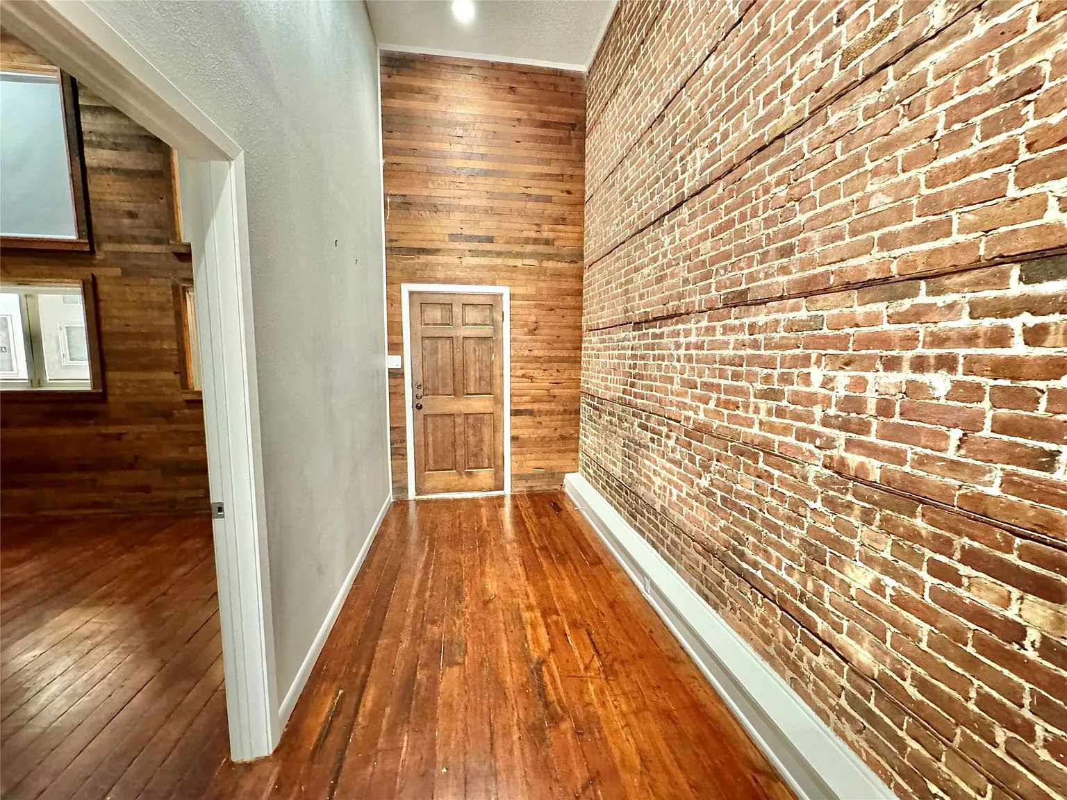 1 bed, 1.0 bath, 1254 sqft, $1,700 — Photo 4