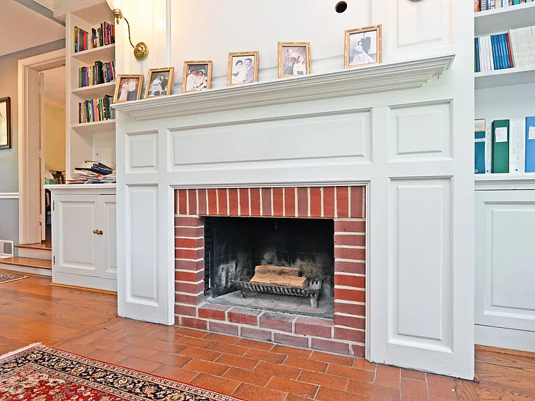 6900 Drake Rd — Photo 25