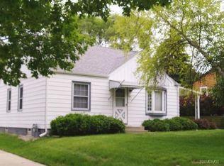 936 S 101st St, West Allis, WI 53214