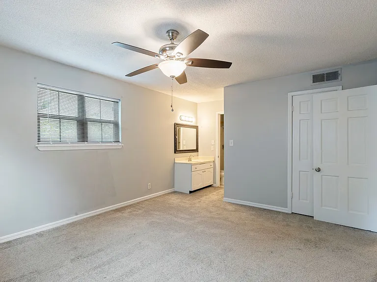 Woodward Park Apartments — Photo 17