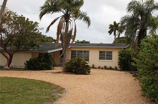 1st image of 466 Yvonne Dr