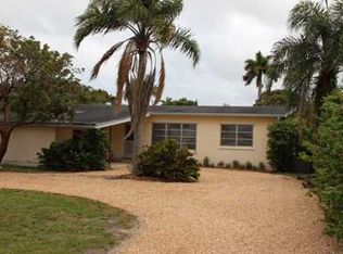 466 Yvonne Dr, West Palm Beach, FL 33406