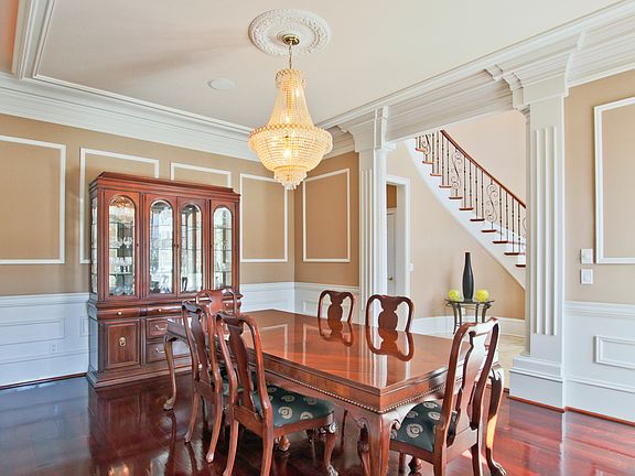 3rd image of 2323 Garden Park Dr SE