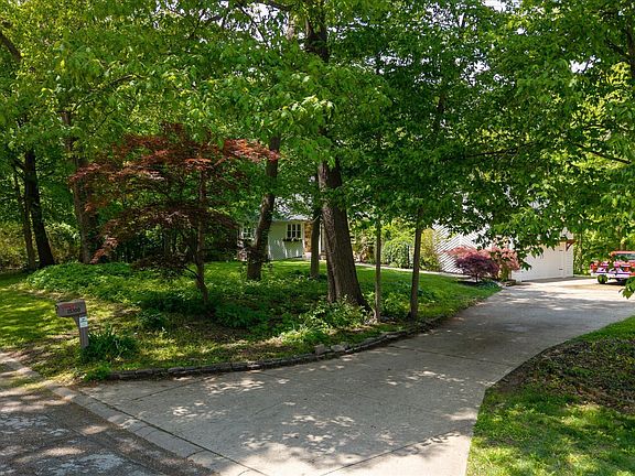 4th image of 13300 Fairwood Dr