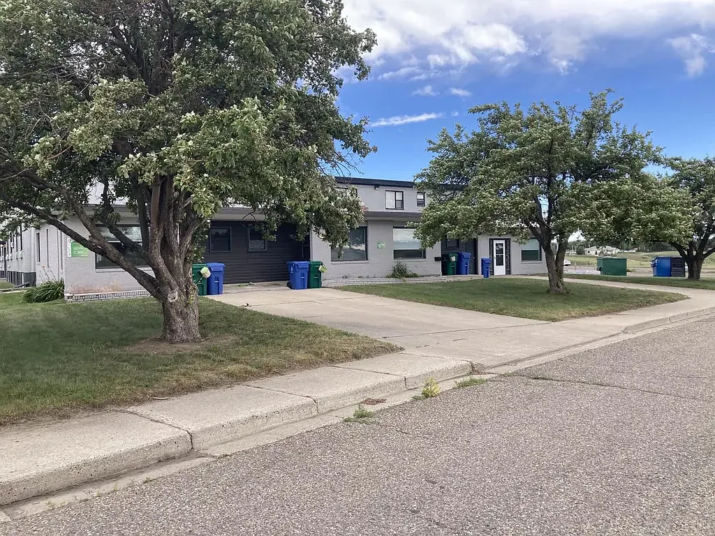Scenic Court (4 Plex) — Photo 2