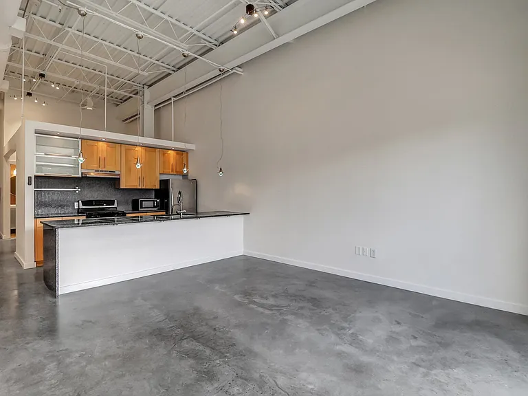 2514 Abercorn St #205 — Photo 29
