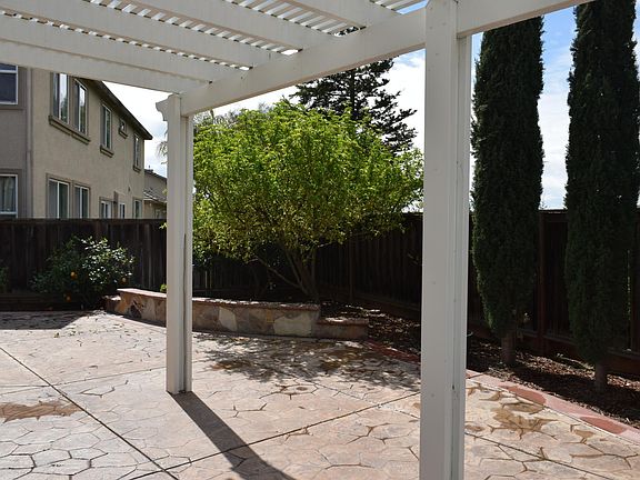 5th image of 16210 Sheltered Cove Cir